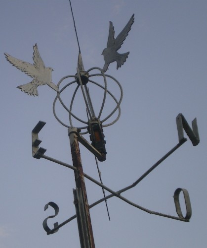 Girouette colombes, Santes - Photo : G. Brame