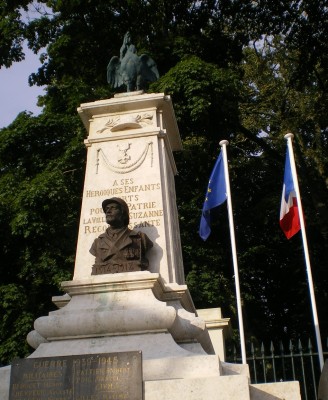 Monument aux morts - Photo : G. Brame